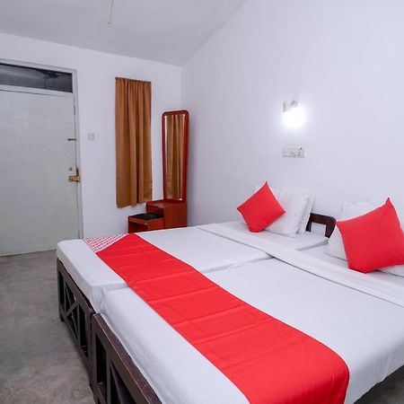 Oyo 384 Dilena Beach Resort Unawatuna Ngoại thất bức ảnh