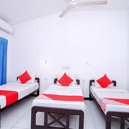 Oyo 384 Dilena Beach Resort Unawatuna Ngoại thất bức ảnh