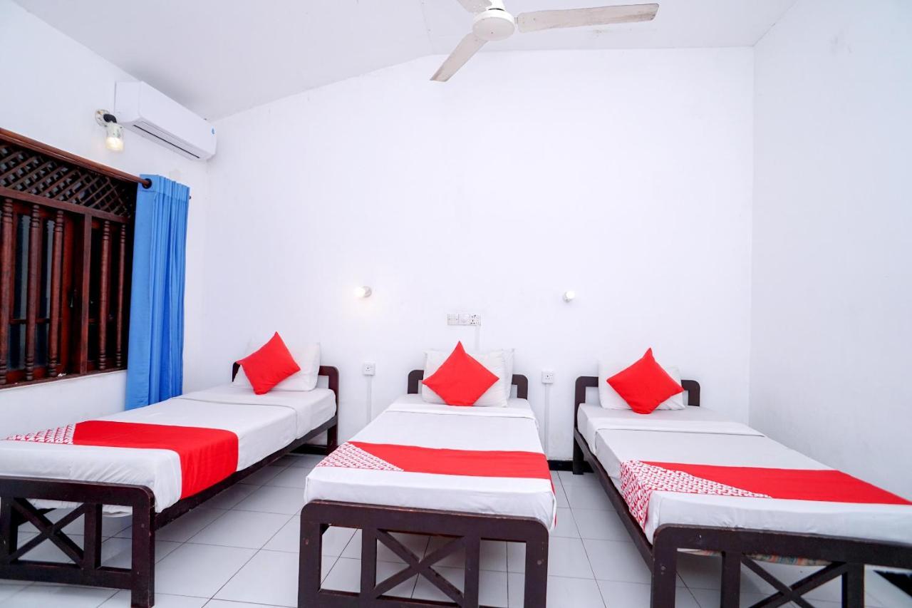 Oyo 384 Dilena Beach Resort Unawatuna Ngoại thất bức ảnh