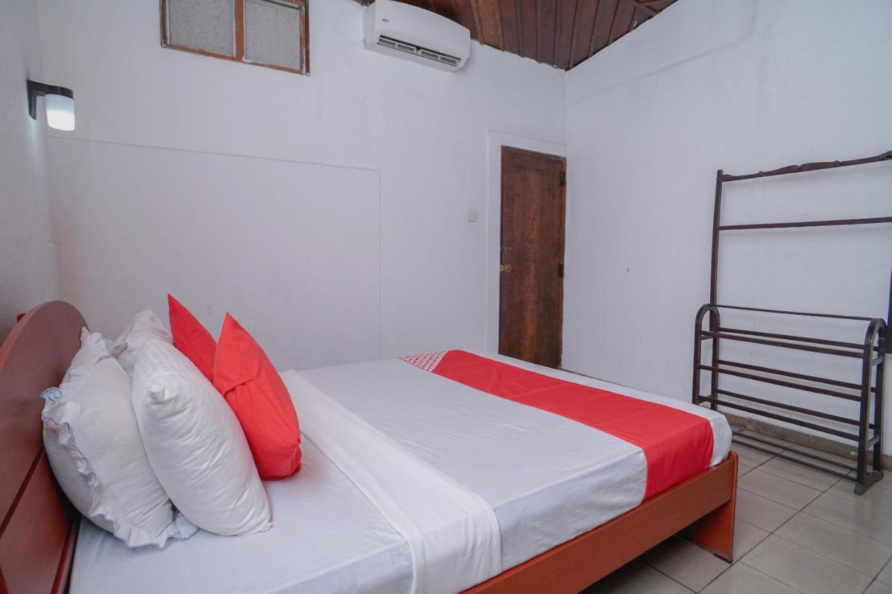 Oyo 384 Dilena Beach Resort Unawatuna Ngoại thất bức ảnh