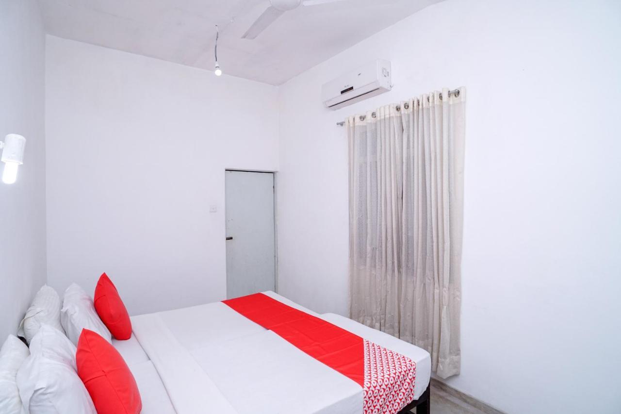 Oyo 384 Dilena Beach Resort Unawatuna Phòng bức ảnh