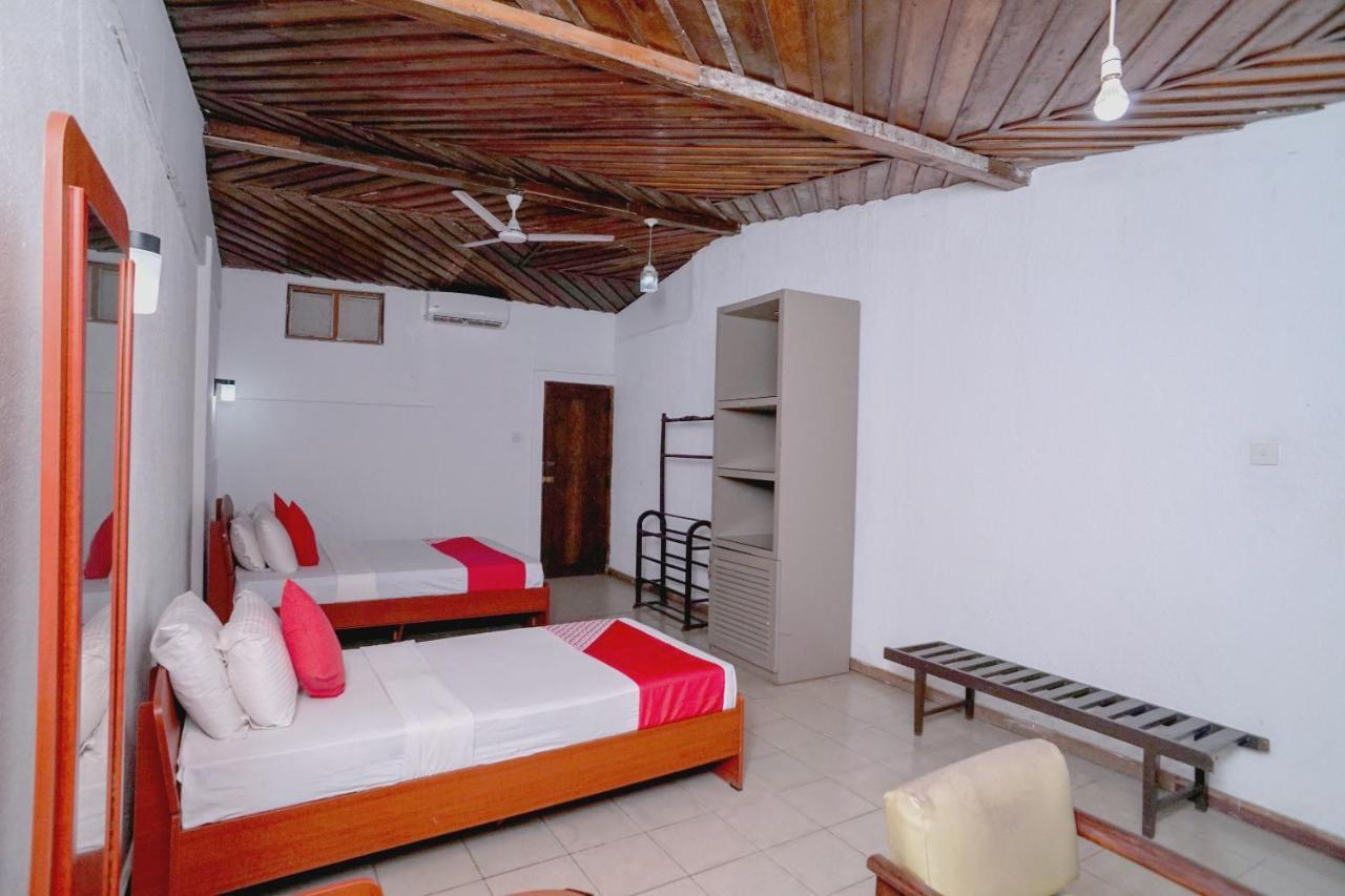 Oyo 384 Dilena Beach Resort Unawatuna Phòng bức ảnh