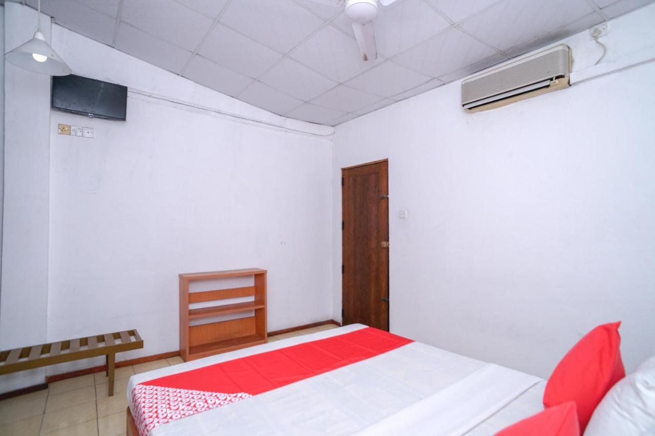 Oyo 384 Dilena Beach Resort Unawatuna Phòng bức ảnh