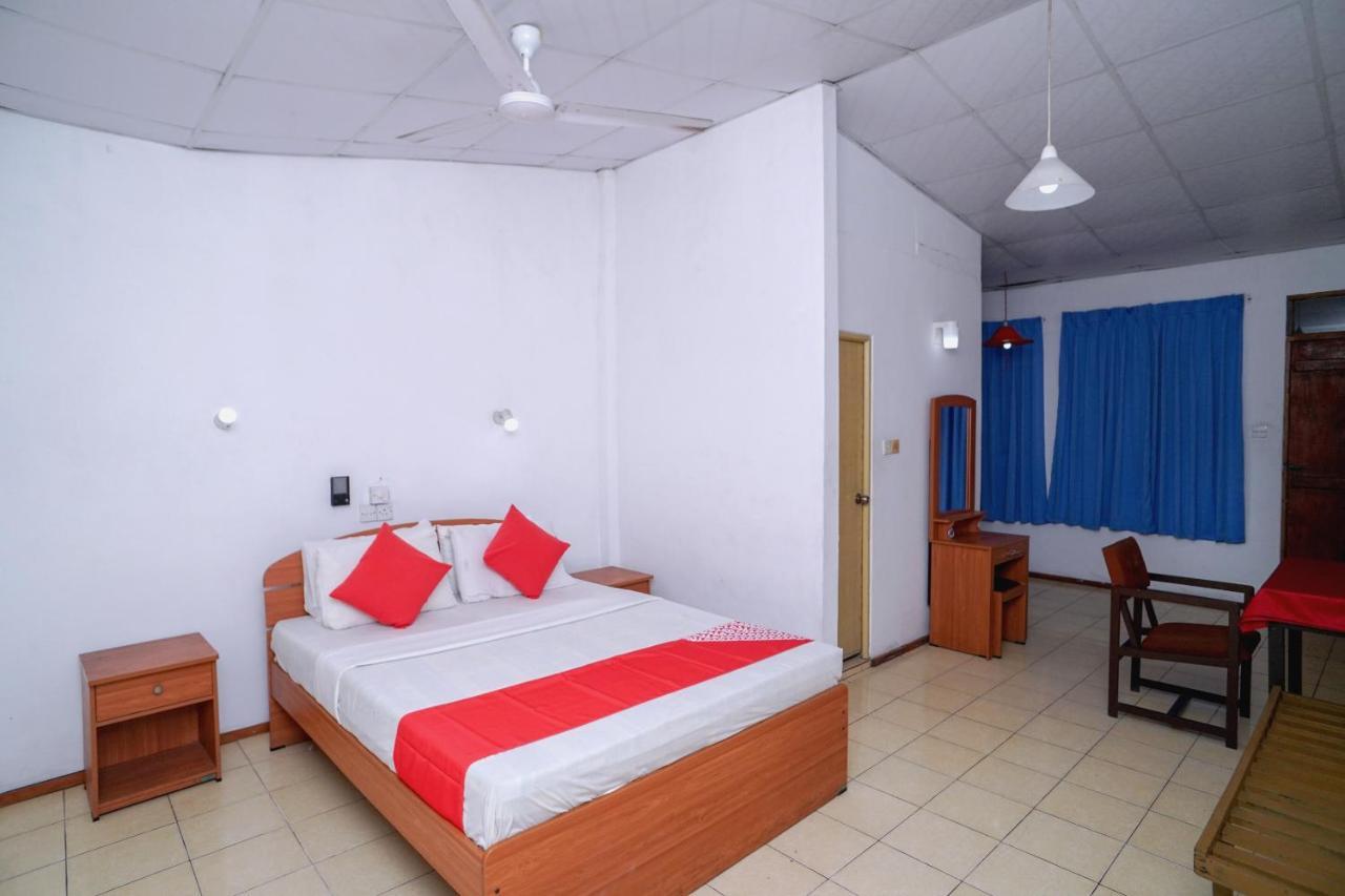 Oyo 384 Dilena Beach Resort Unawatuna Phòng bức ảnh