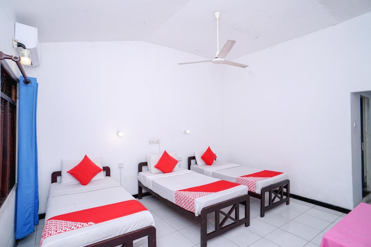 Oyo 384 Dilena Beach Resort Unawatuna Phòng bức ảnh