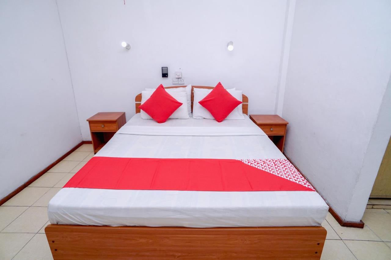 Oyo 384 Dilena Beach Resort Unawatuna Ngoại thất bức ảnh